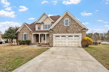 1013 Black River Dr, Zebulon, NC 27597