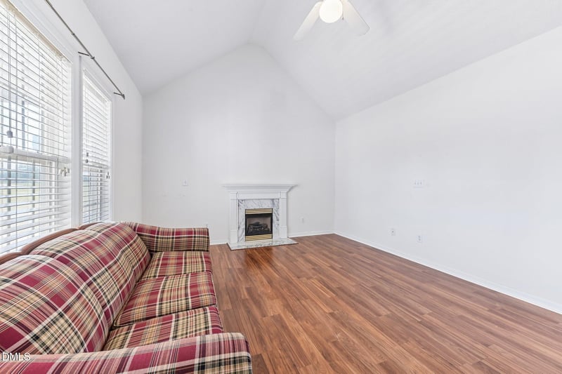 1013 Deer Oaks Ct, Raleigh, NC 27603
