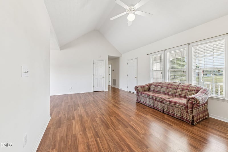 1013 Deer Oaks Ct, Raleigh, NC 27603