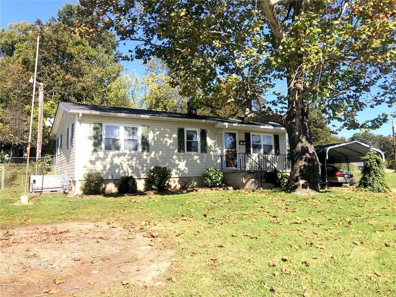1013 Durham St, Burlington, NC 27217