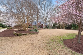 1013 Erins Way Ln, Raleigh, NC 27614