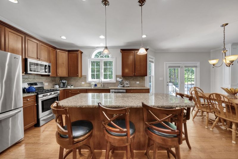 1013 Hidden River Ct, Raleigh, NC 27614