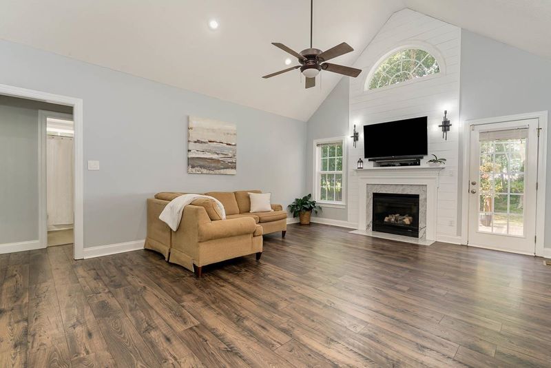 1013 Highlander Dr, Raleigh, NC 27603