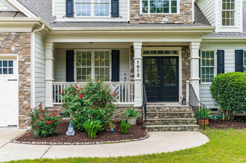 1013 Lyndhurst Falls Ln, Knightdale, NC 27545