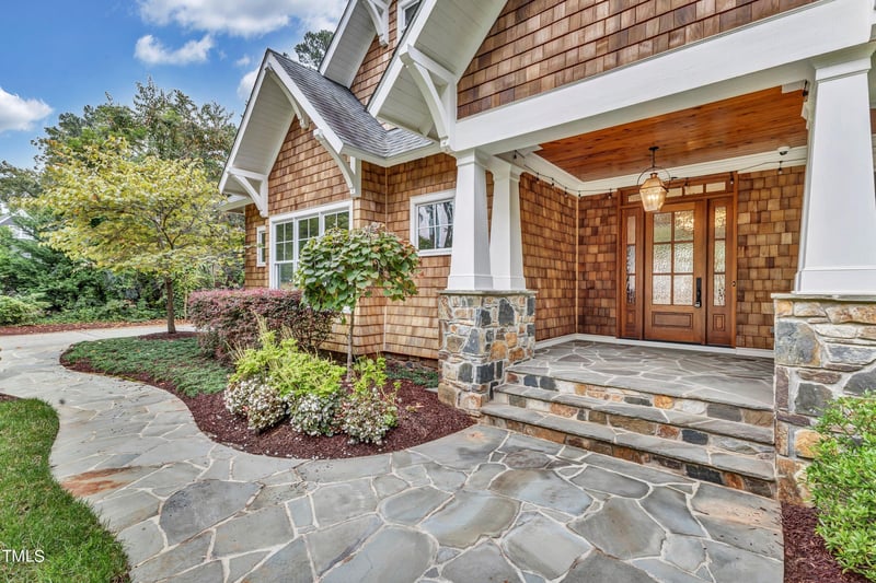 1013 Manchester Dr, Raleigh, NC 27609