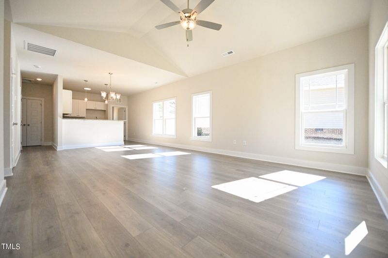 1013 E Maplewood Dr, Benson, NC 27504