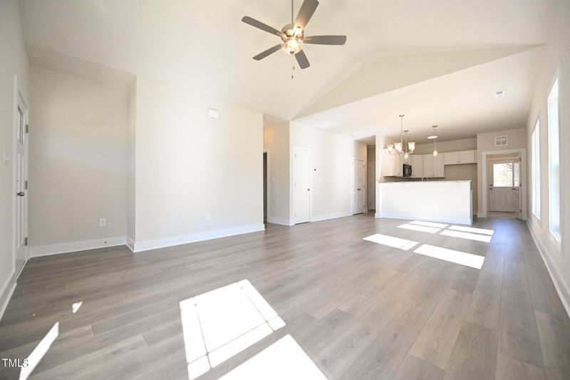 1013 E Maplewood Dr, Benson, NC 27504