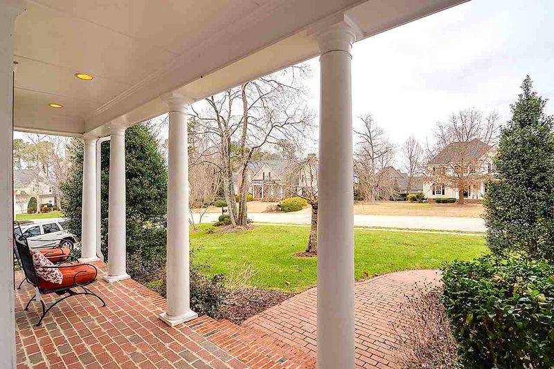 1013 Neuse Ridge Dr, Clayton, NC 27527