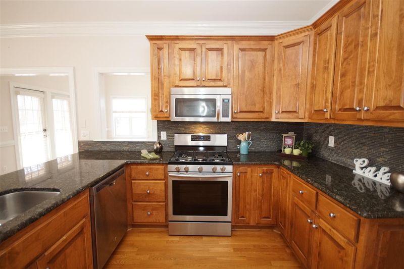 1013 Newburgh Cir, Raleigh, NC 27603
