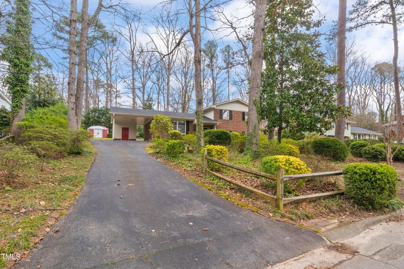 1013 Tanglewood Dr, Cary, NC 27511
