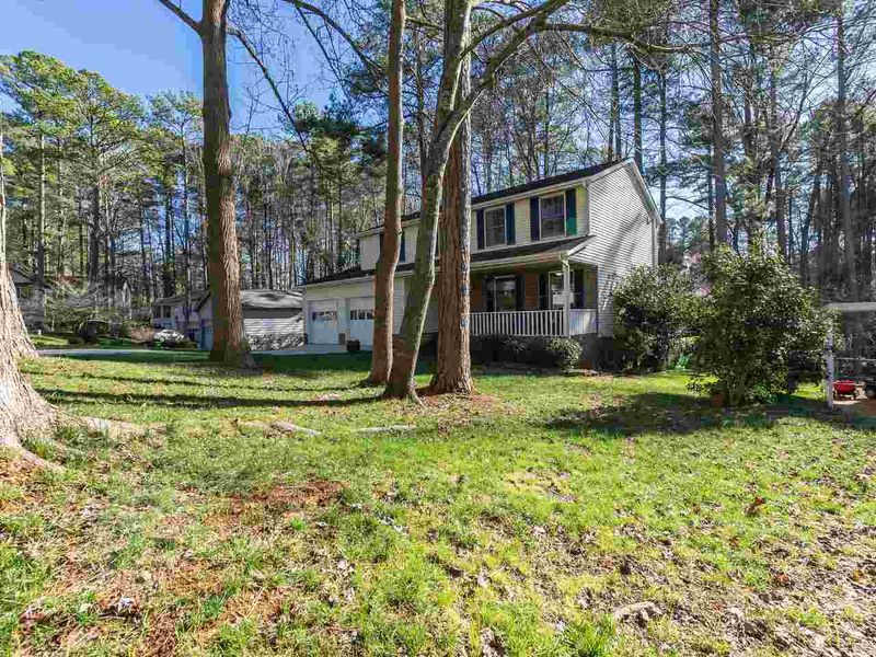 1013 Whetstone Ct, Raleigh, NC 27615