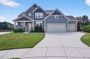 1014 Black River Dr, Zebulon, NC 27597