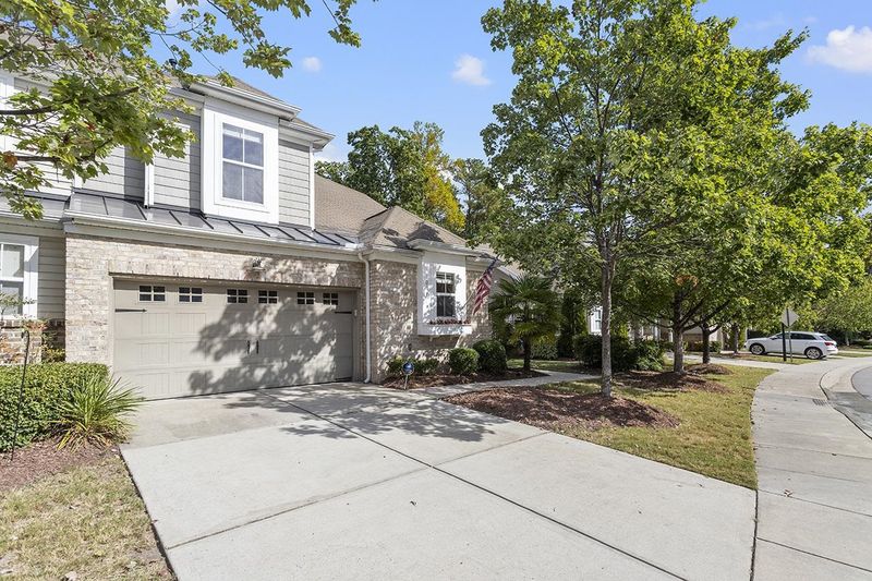 1014 Kingston Grove Dr, Cary, NC 27519