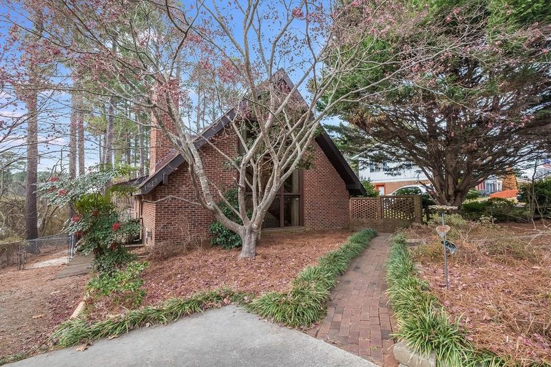 1014 Pond St, Cary, NC 27511