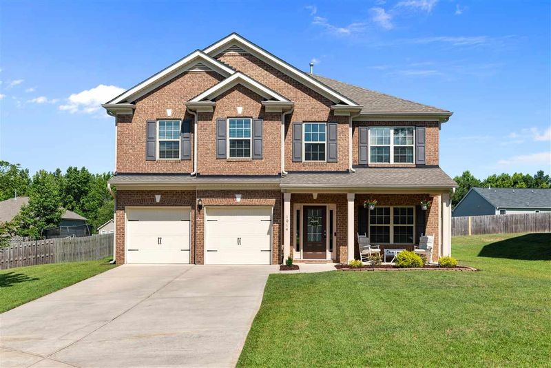 1014 Scotch Pine Way, Mebane, NC 27302