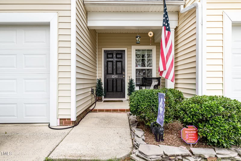 10141 Bessborough Dr, Raleigh, NC 27617
