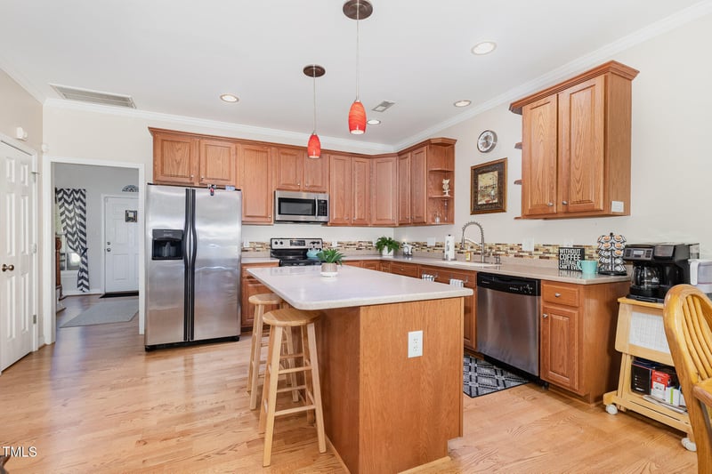 10141 Bessborough Dr, Raleigh, NC 27617