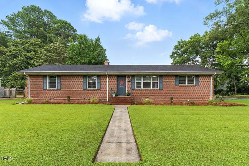 1015 1st St, Smithfield, NC 27577