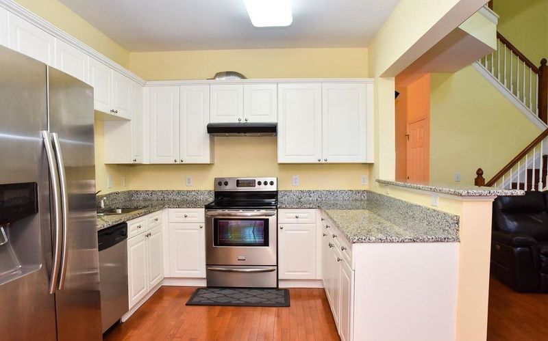 1015 Arbor Valley Ln, Apex, NC 27502