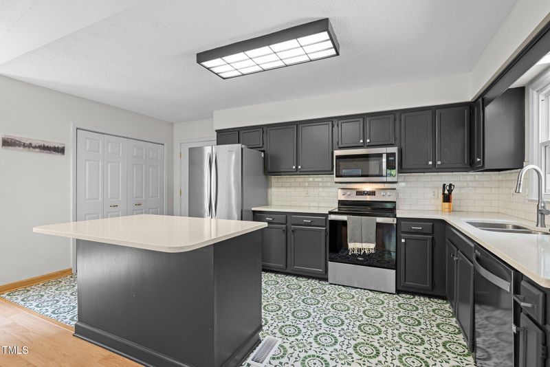 1015 Castalia Dr, Cary, NC 27513