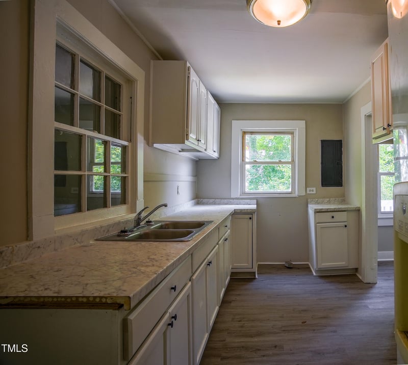 1015 Cross Link Rd, Raleigh, NC 27610