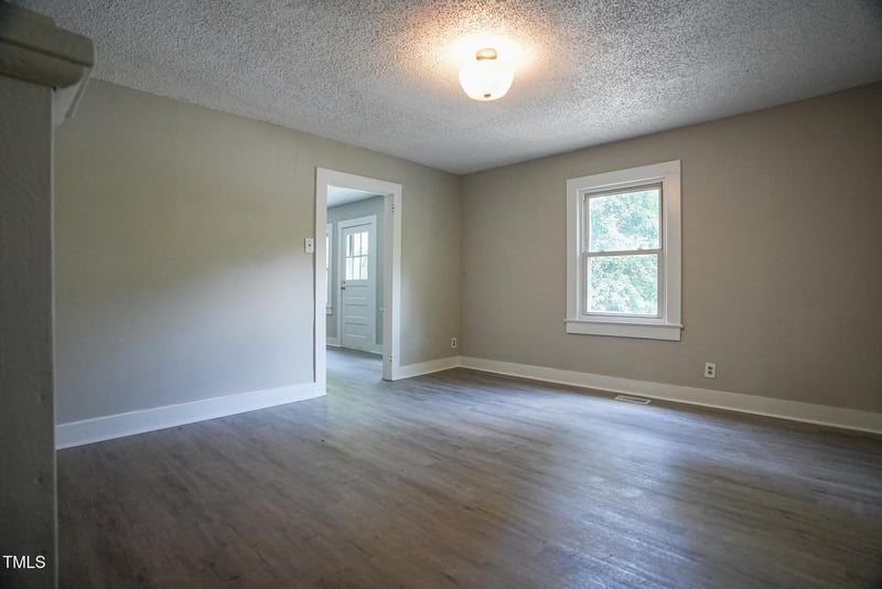 1015 Cross Link Rd, Raleigh, NC 27610