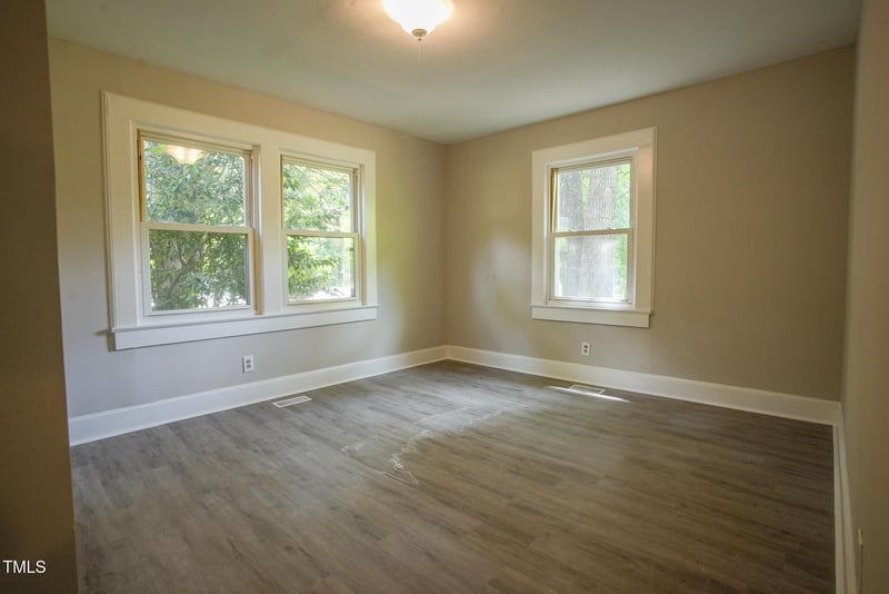 1015 Cross Link Rd, Raleigh, NC 27610