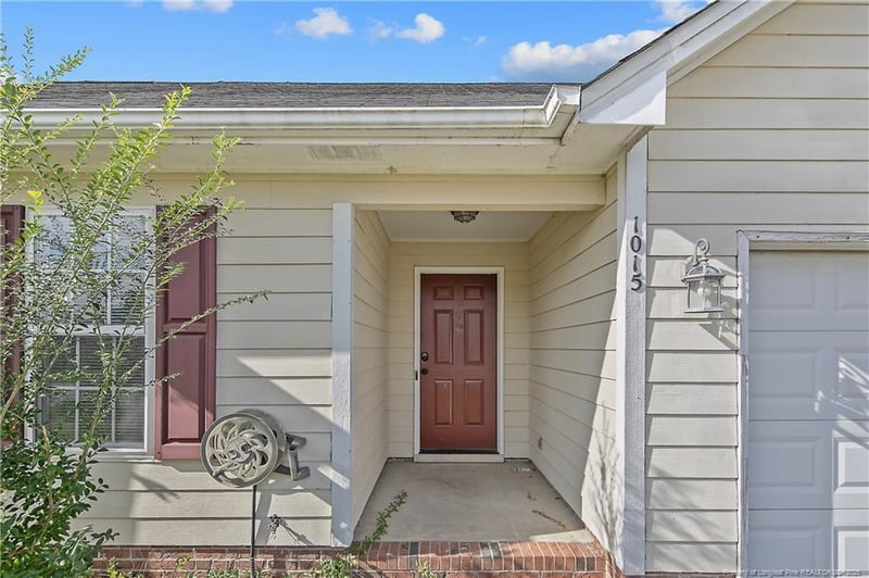 1015 Gatesville Dr, Hope Mills, NC 28348