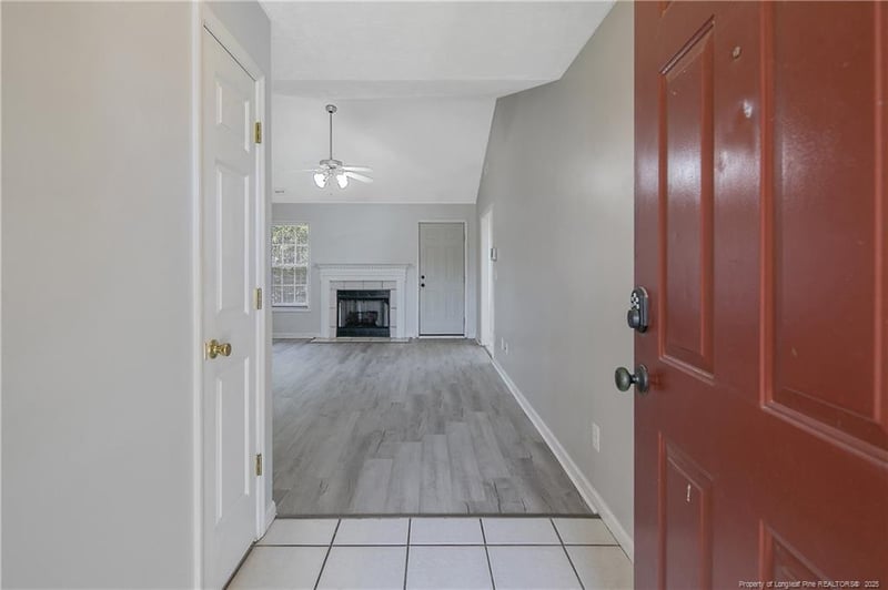 1015 Gatesville Dr, Hope Mills, NC 28348