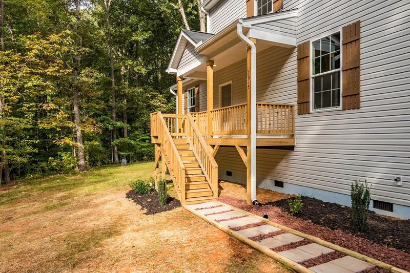 1015 King Cir, Chapel Hill, NC 27516