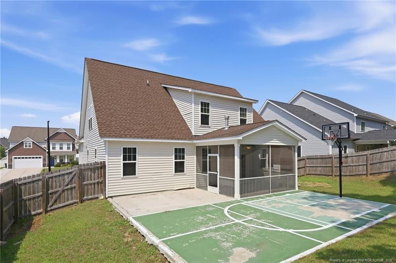 1015 Liberty Ln, Fayetteville, NC 28311