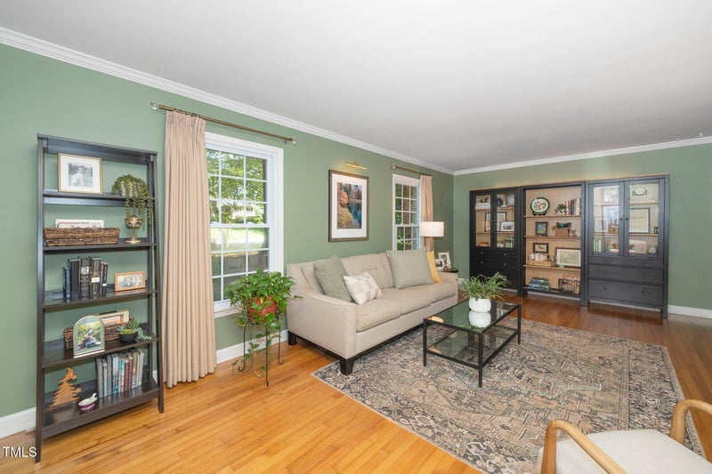 1015 Manchester Dr, Cary, NC 27511