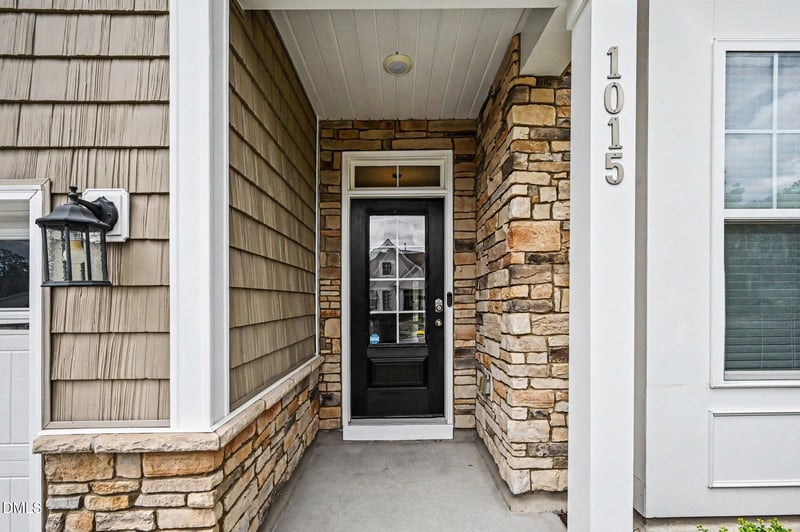 1015 Meadow Pond Dr, Durham, NC 27703