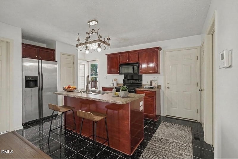1015 Northview Dr, Sanford, NC 27332