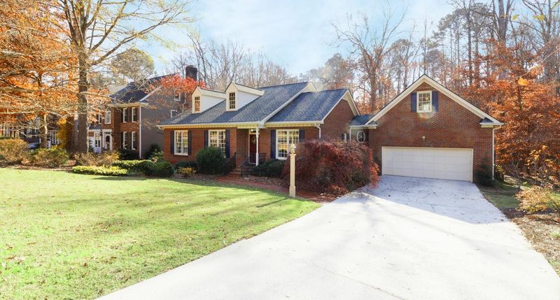 1015 W Sterlington Pl, Apex, NC 27502