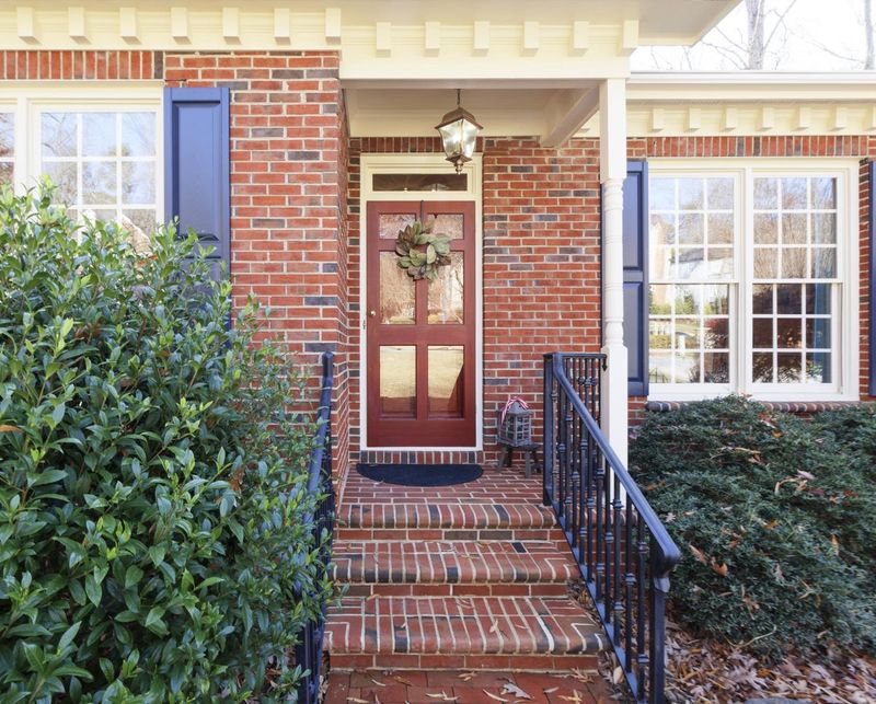 1015 W Sterlington Pl, Apex, NC 27502