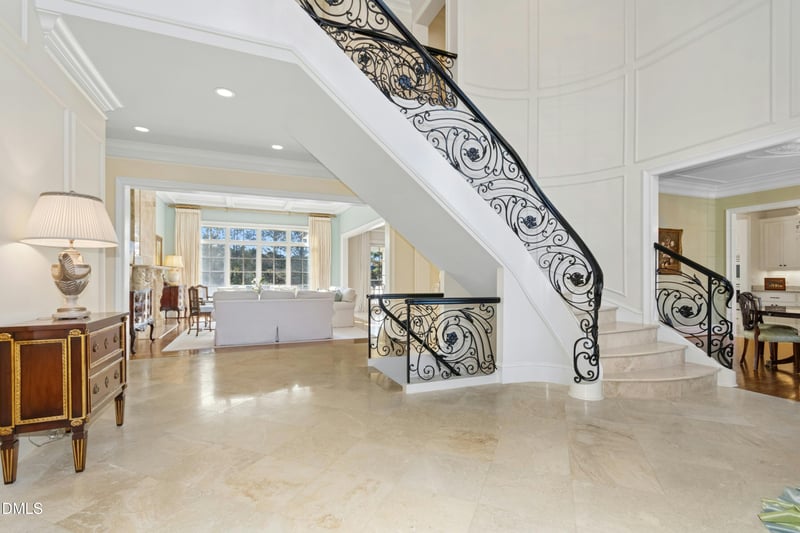 1015 Venetian Ct, Cary, NC 27518