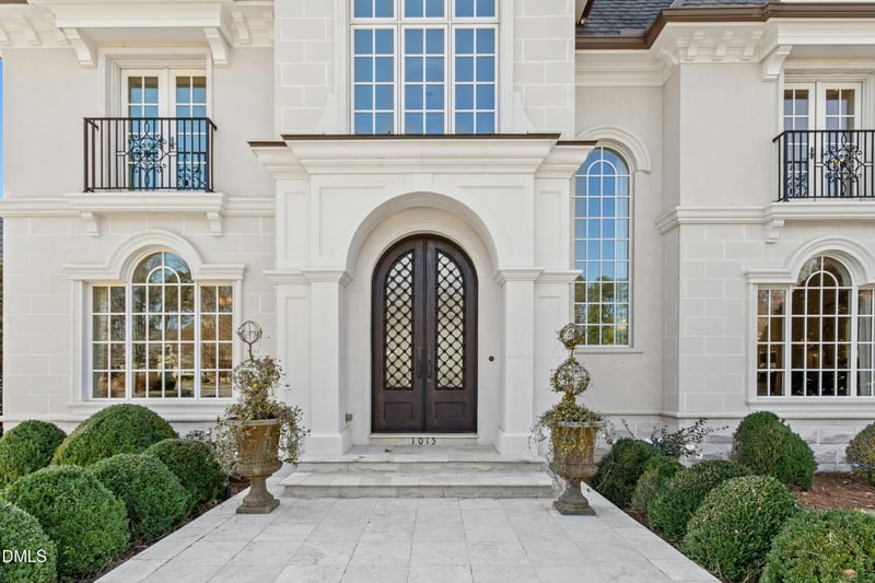 1015 Venetian Ct, Cary, NC 27518