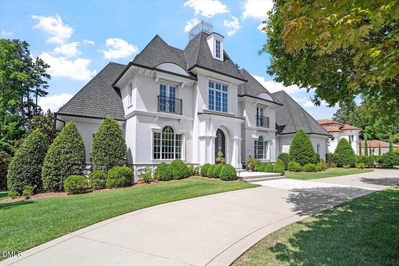 1015 Venetian Ct, Cary, NC 27518