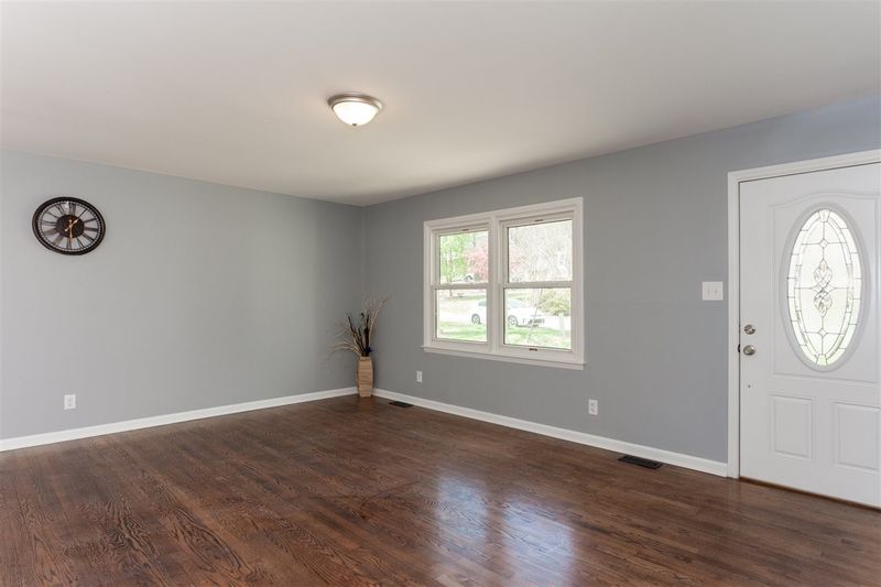 1015 Winwood Dr, Cary, NC 27511