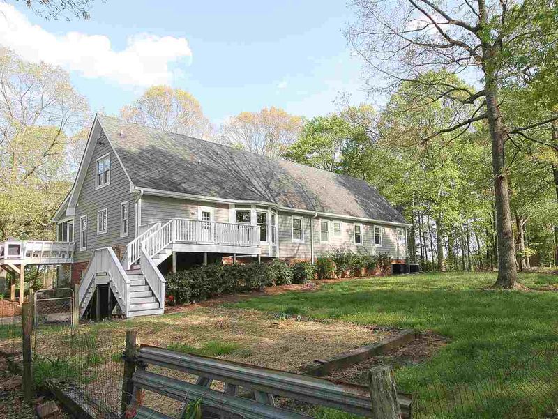 1016 Bowden Rd, Chapel Hill, NC 27516
