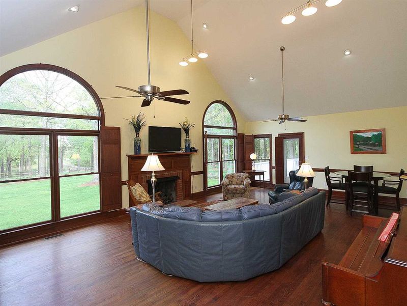 1016 Bowden Rd, Chapel Hill, NC 27516