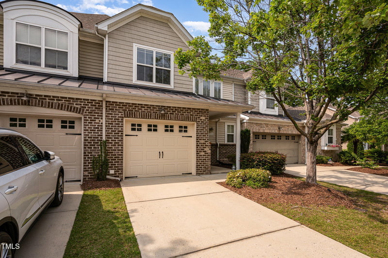 1016 Kingston Grove Dr, Cary, NC 27519