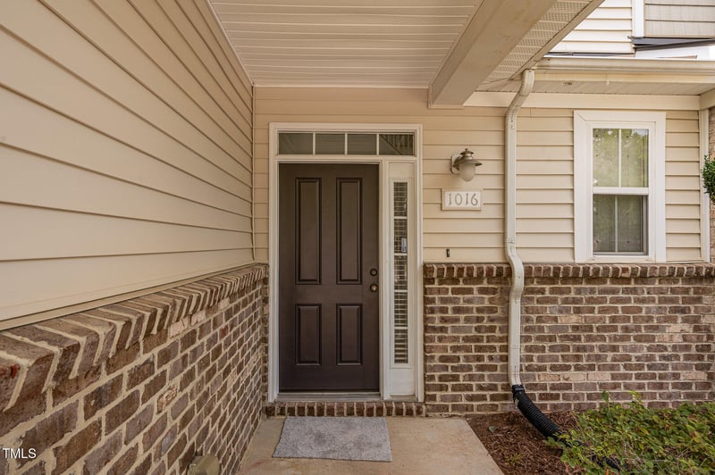 1016 Kingston Grove Dr, Cary, NC 27519
