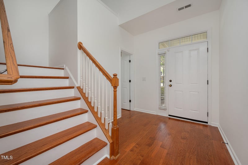 1016 Kingston Grove Dr, Cary, NC 27519