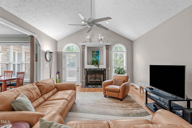 1016 Luminary Ln, Willow Springs, NC 27592