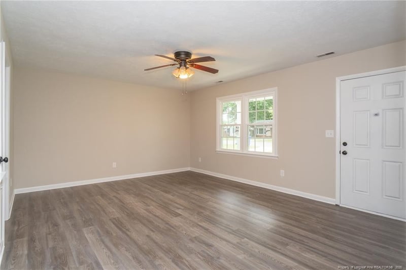 1016 Oakstone Dr, Fayetteville, NC 28314
