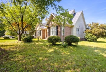 1016 Pasture View Ln, Raleigh, NC 27603