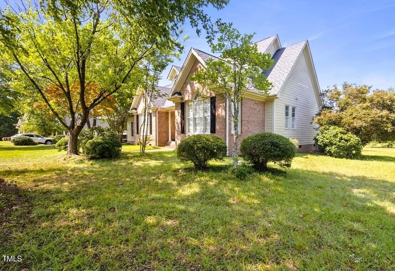 1016 Pasture View Ln, Raleigh, NC 27603