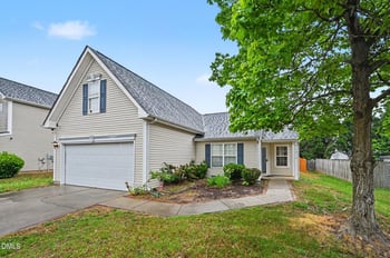 1016 Penncross Dr, Raleigh, NC 27610
